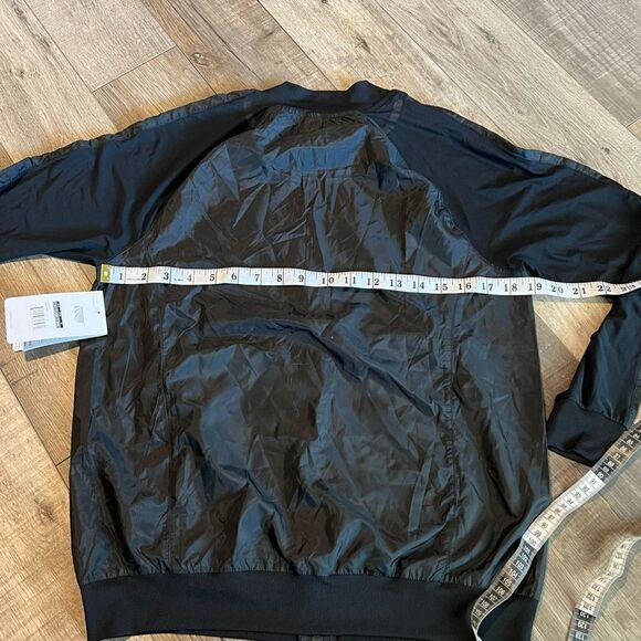 Marika women’s windbreaker size s - Picture 3 of 9